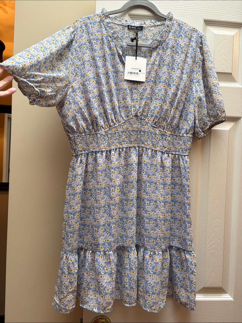 Very J dress Sz Large Daisey mini dress  $52 retail nwt ruffle neck lined
